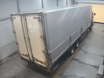 Isuzu TRUCK