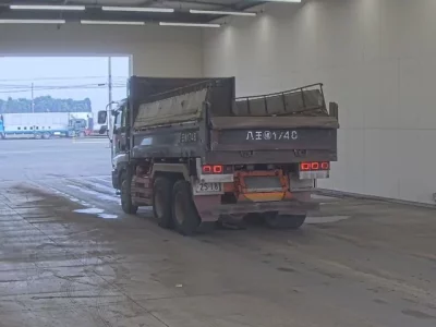 Isuzu GIGA