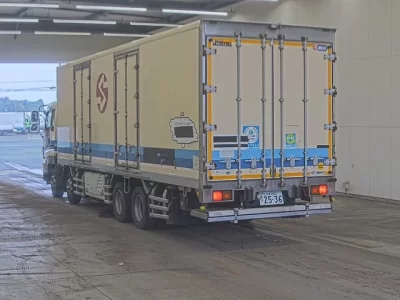 Isuzu GIGA