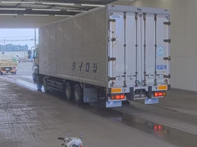 Isuzu GIGA