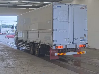 Isuzu GIGA