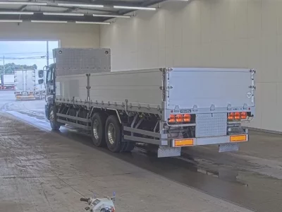 Isuzu GIGA