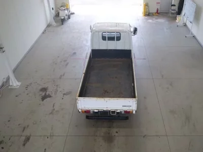 Nissan TRUCK