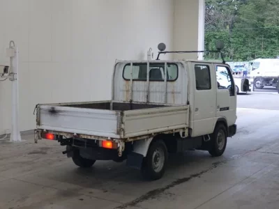 Nissan TRUCK