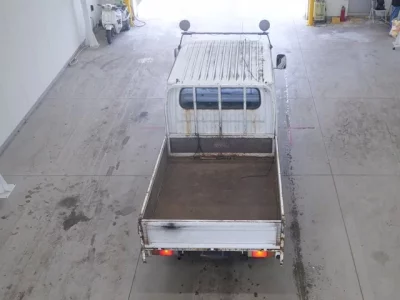 Nissan TRUCK