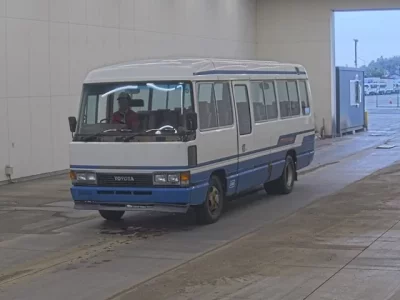 Toyota COASTER