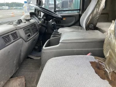 Nissan TRUCK