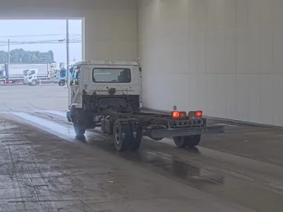 Nissan TRUCK