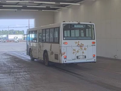 Isuzu BUS