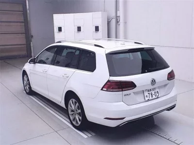 Volkswagen GOLF VARIANT