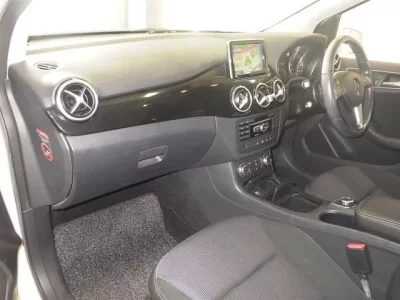 Mercedes-Benz B CLASS