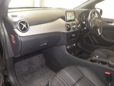 Mercedes-Benz B CLASS