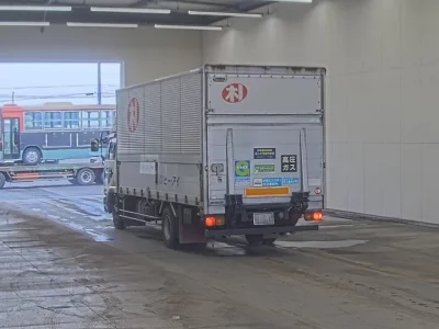 Nissan TRUCK