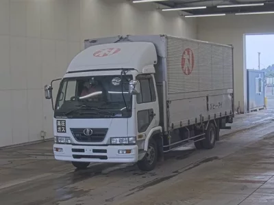 Nissan TRUCK