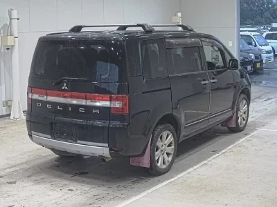 Mitsubishi DELICA D5