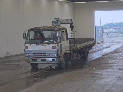 Nissan TRUCK