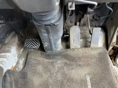 Nissan TRUCK