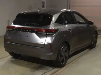 Nissan AURA