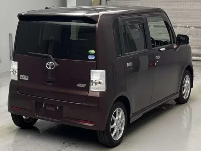 Toyota PIXIS SPACE
