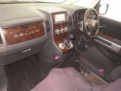Mitsubishi DELICA D5
