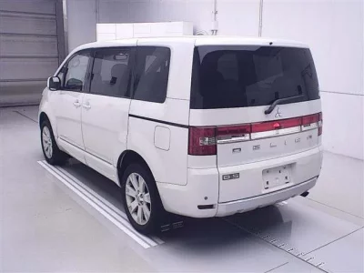 Mitsubishi DELICA D5