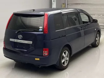 Toyota ISIS
