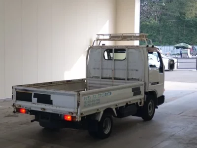 Nissan TRUCK