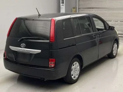 Toyota ISIS