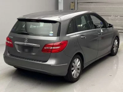 Mercedes-Benz B CLASS