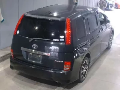 Toyota ISIS