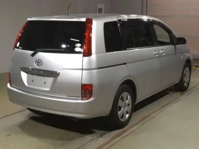 Toyota ISIS