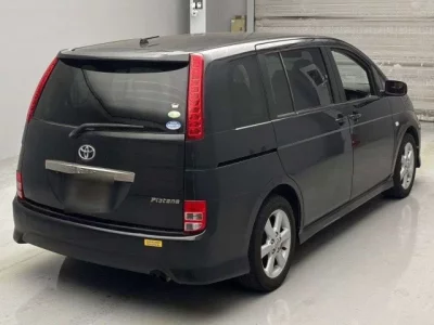 Toyota ISIS