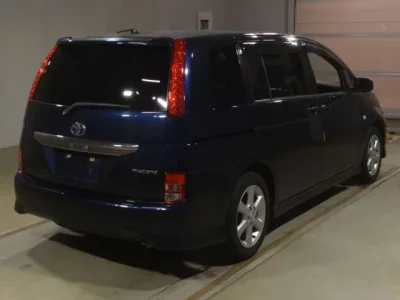 Toyota ISIS