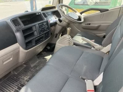 Nissan TRUCK