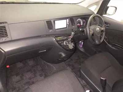 Toyota ISIS