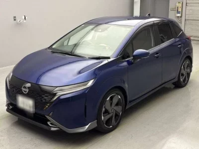 Nissan AURA