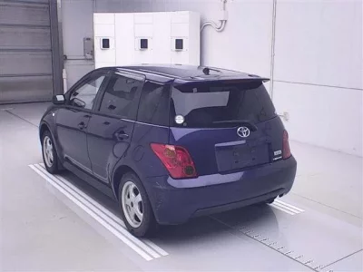 Toyota IST