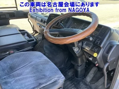 Nissan TRUCK