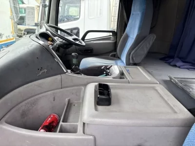 Nissan TRUCK