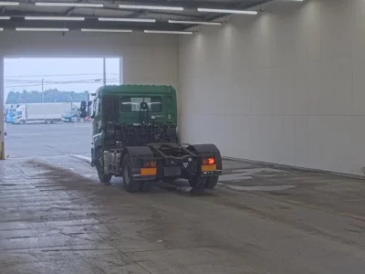 Nissan TRUCK