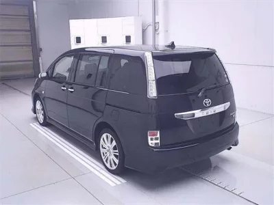 Toyota ISIS
