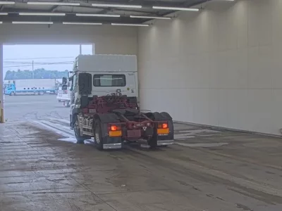 Nissan TRUCK