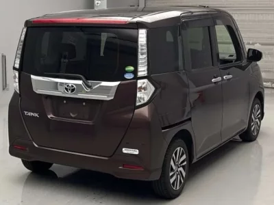 Toyota TANK