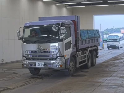 Nissan TRUCK