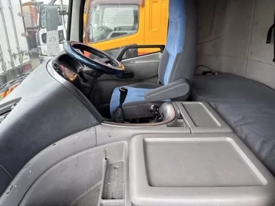 Nissan TRUCK