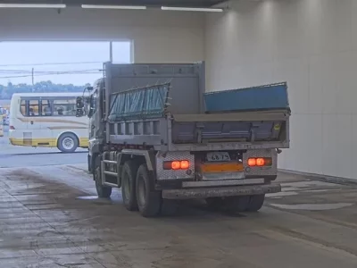 Nissan TRUCK