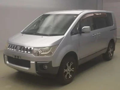 Mitsubishi DELICA D5