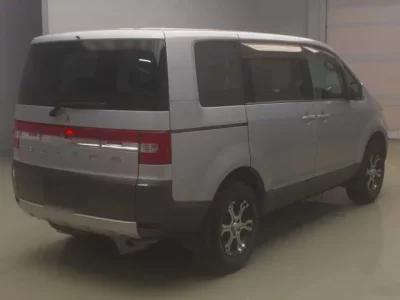 Mitsubishi DELICA D5