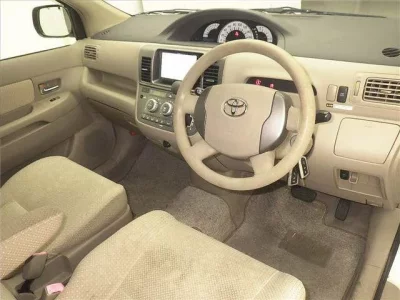 Toyota RAUM