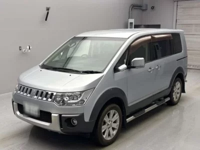 Mitsubishi DELICA D5